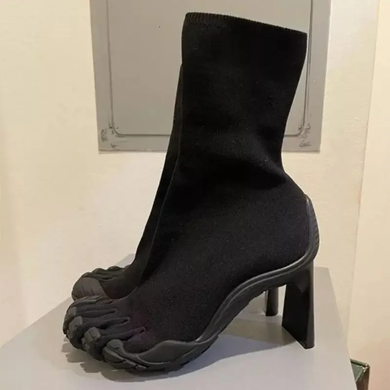 Toe Sock Split - Sepatu Boots Wanita Model Lima Jari