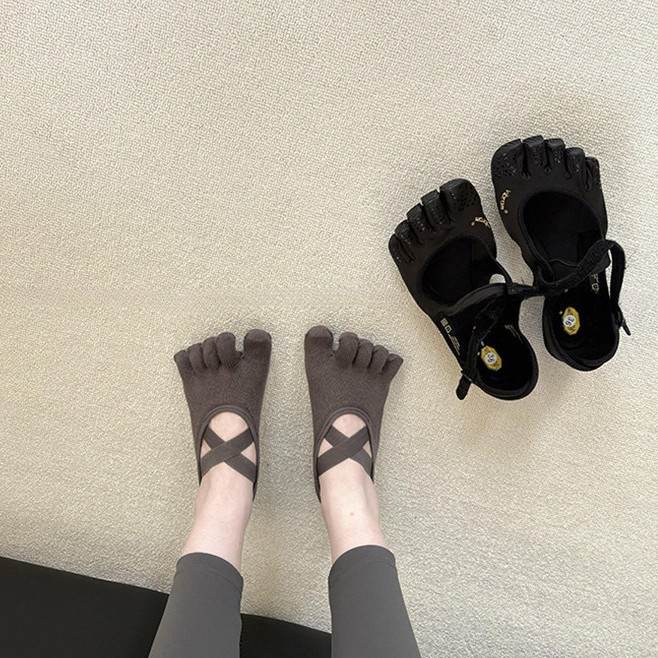 Grip Sock Yoga - Kaos Kaki Yoga Wanita dengan Tali