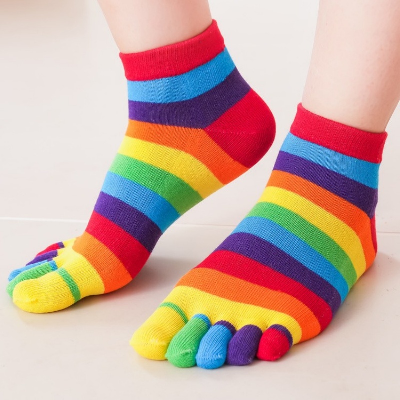Toe Sock Split - Kaos Kaki Wanita Motif Pelangi Berjalur