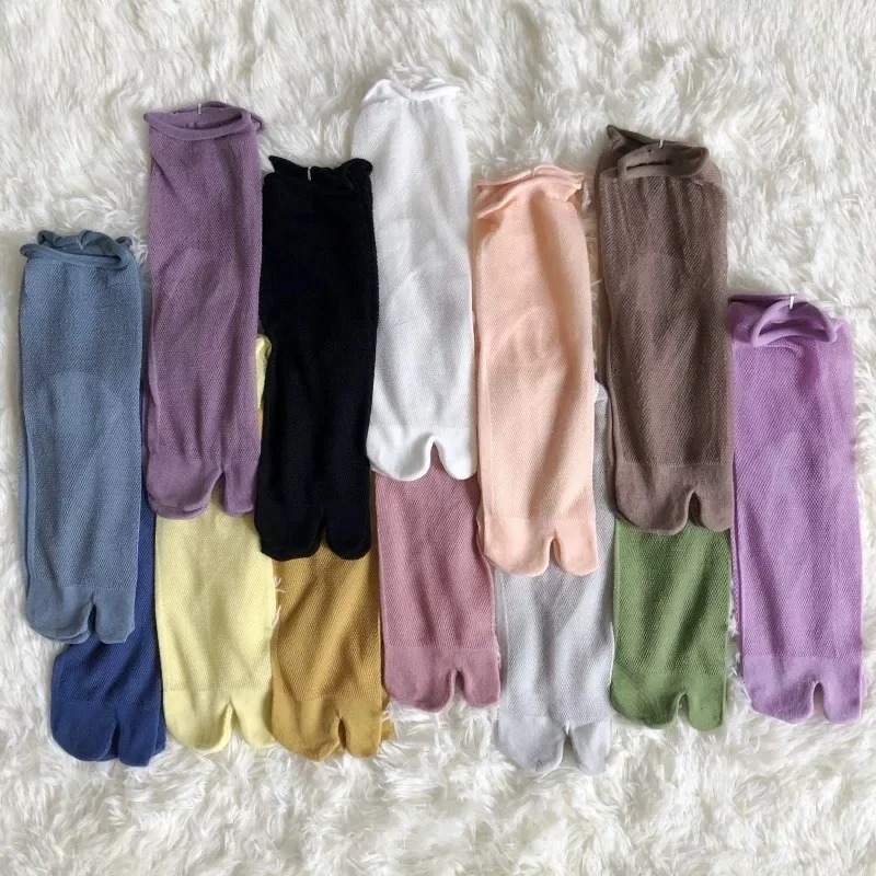 Kaus Kaki Putih dengan Belahan - Toe Sock Split ulasan dan harga