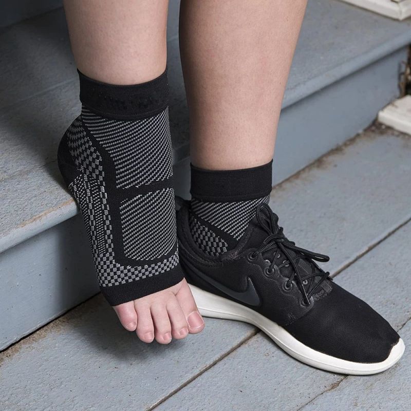 1 pasang kaus kaki penopang pe - Compression Sleeve Calf ulasan dan harga